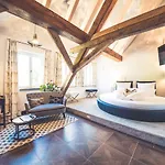 Saege Hotel 3*