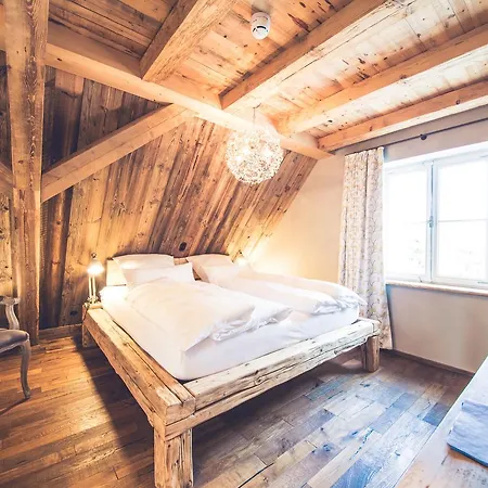 Säge Hotel